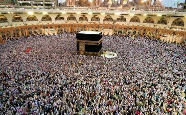 Piatra neagră din Kaaba, o piatră sfântă venită din spațiu?