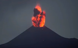 Erupția Vulcanului Anak Krakatau, văzută din spațiu! Erupția s-a auzit în jurul lumii