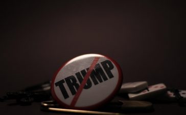 Donald Trump, blocat de Facebook până la sfârșitul mandatului!