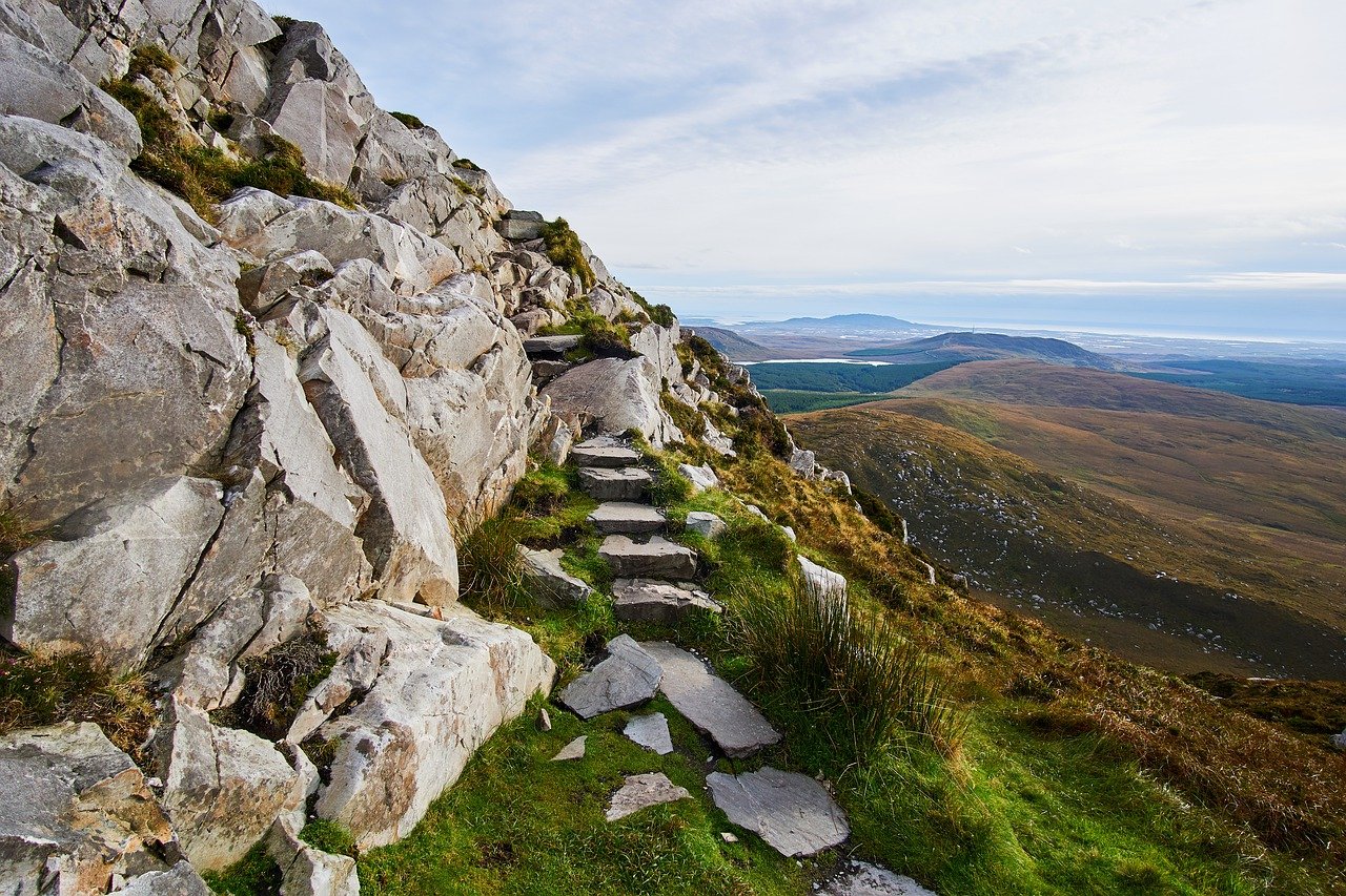 Top 10 tuneluri secrete și pasaje subterane din Irlanda