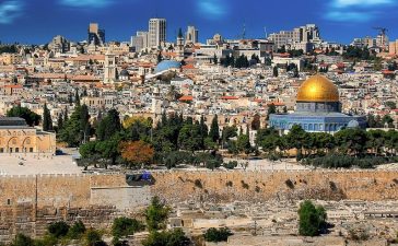 Israelul renunță la măști în exterior! În ce condiții pot călători românii în Țara Sfântă?
