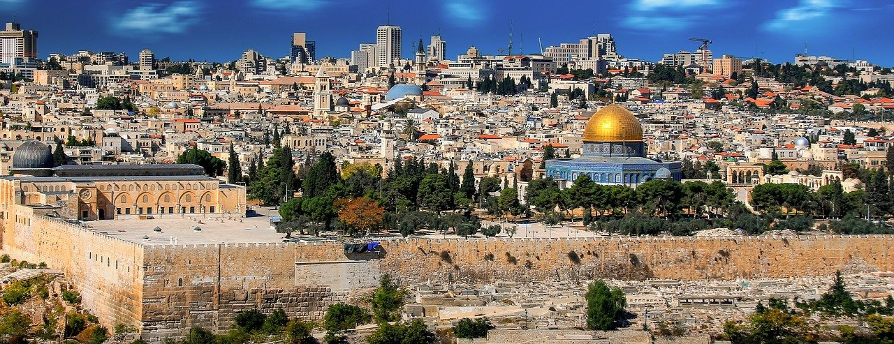 Israelul renunță la măști în exterior! În ce condiții pot călători românii în Țara Sfântă?