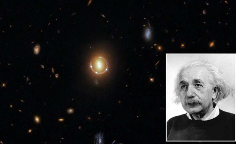 „Inelul Einstein” reperat de Hubble la 3,4 miliarde de ani lumină de Pământ